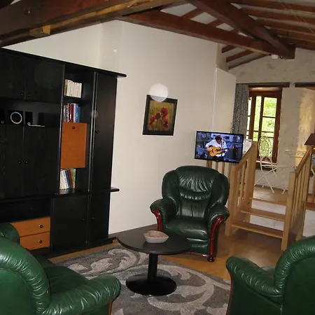 Faubourg St Jean Apartment *